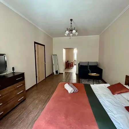 Old With Parking * リヴィウ