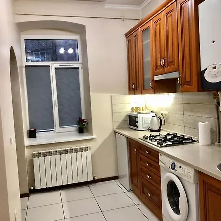 Apartment Old With Parking