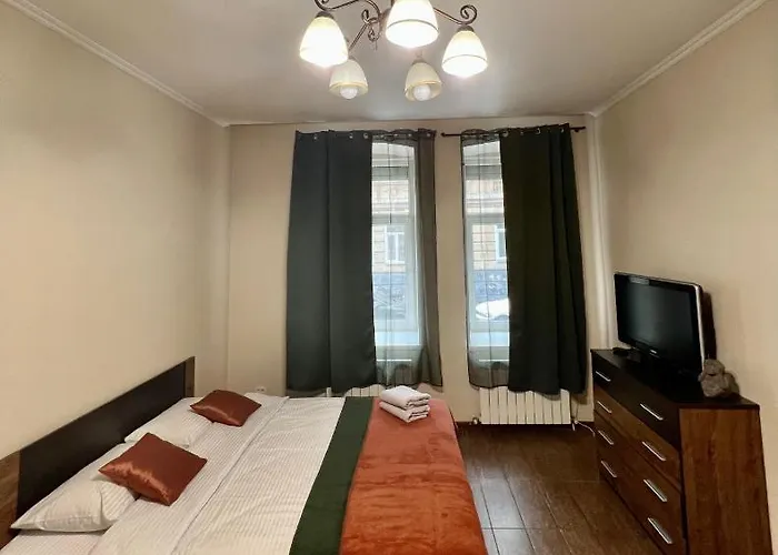 Old With Parking Leópolis