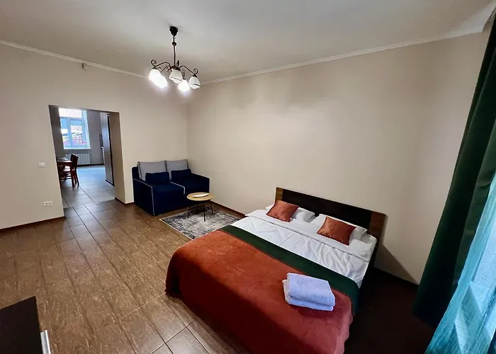 Old With Parking Leópolis